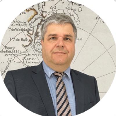 Profesor Lucian Adrian Secară